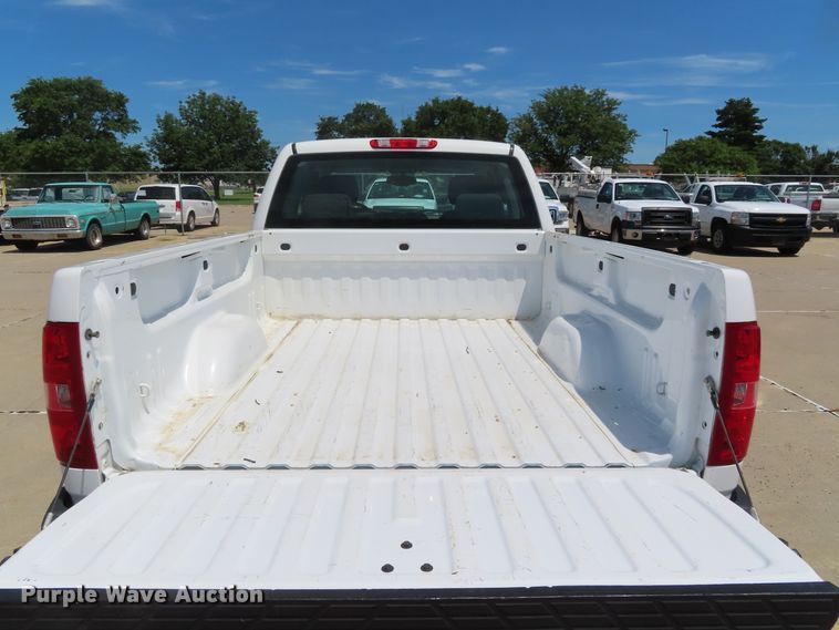 image for item DH0276 2011 Chevrolet Silverado 1500 Ext. Cab pickup truck