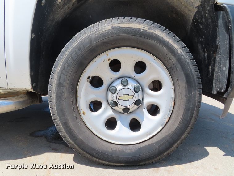 image for item DH0276 2011 Chevrolet Silverado 1500 Ext. Cab pickup truck