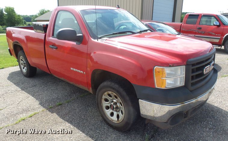image for item DX9193 2007 GMC Sierra 1500 pickup truck