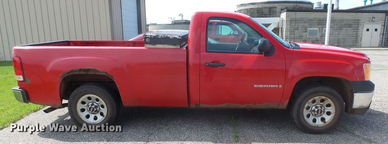 image for item DX9193 2007 GMC Sierra 1500 pickup truck