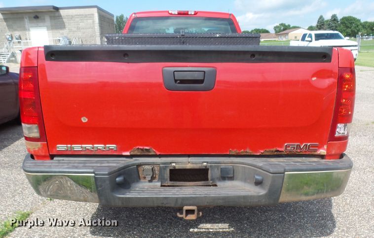 image for item DX9193 2007 GMC Sierra 1500 pickup truck