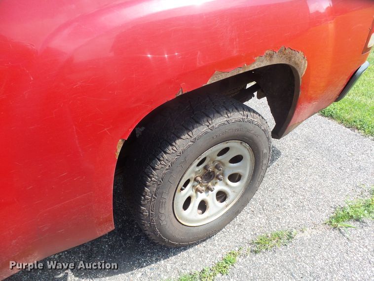 image for item DX9193 2007 GMC Sierra 1500 pickup truck