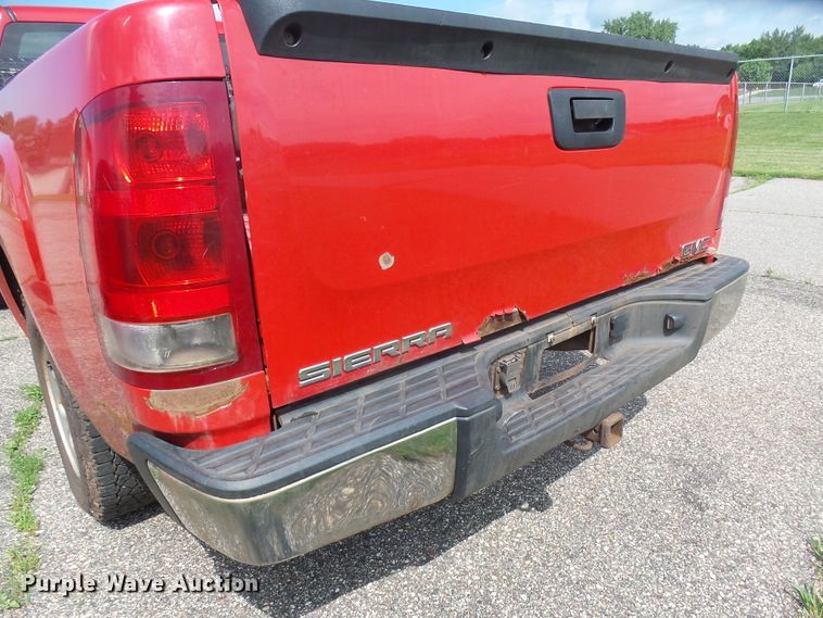 image for item DX9193 2007 GMC Sierra 1500 pickup truck