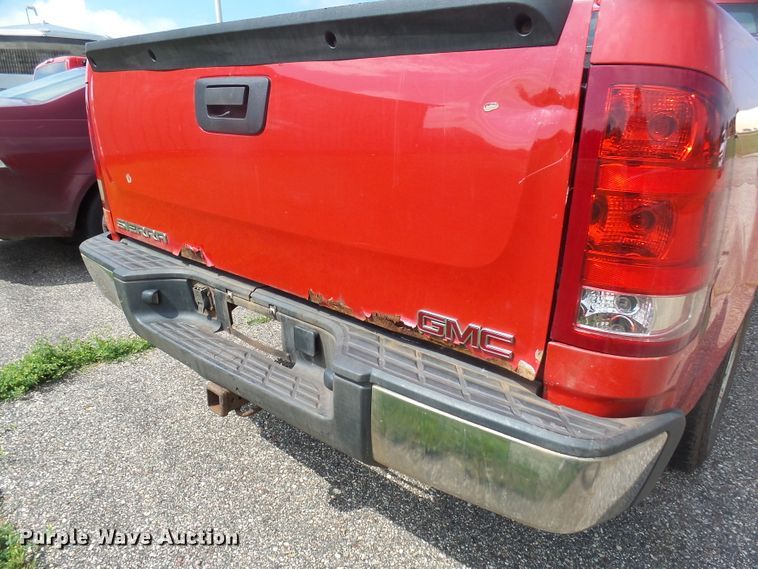 image for item DX9193 2007 GMC Sierra 1500 pickup truck