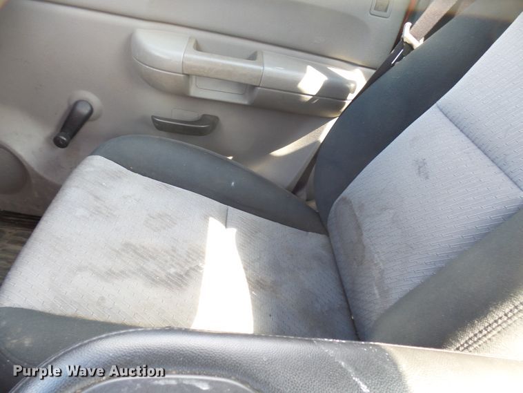 image for item DX9193 2007 GMC Sierra 1500 pickup truck