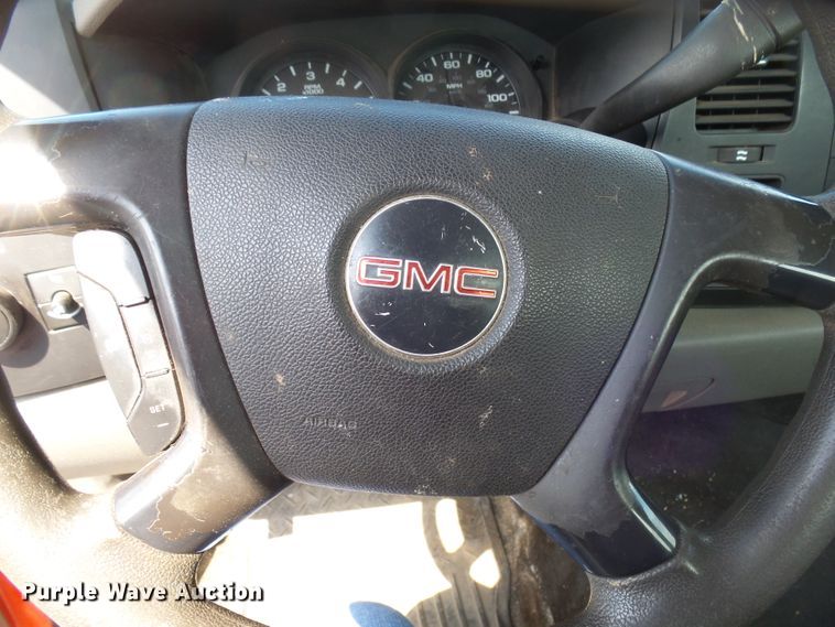 image for item DX9193 2007 GMC Sierra 1500 pickup truck