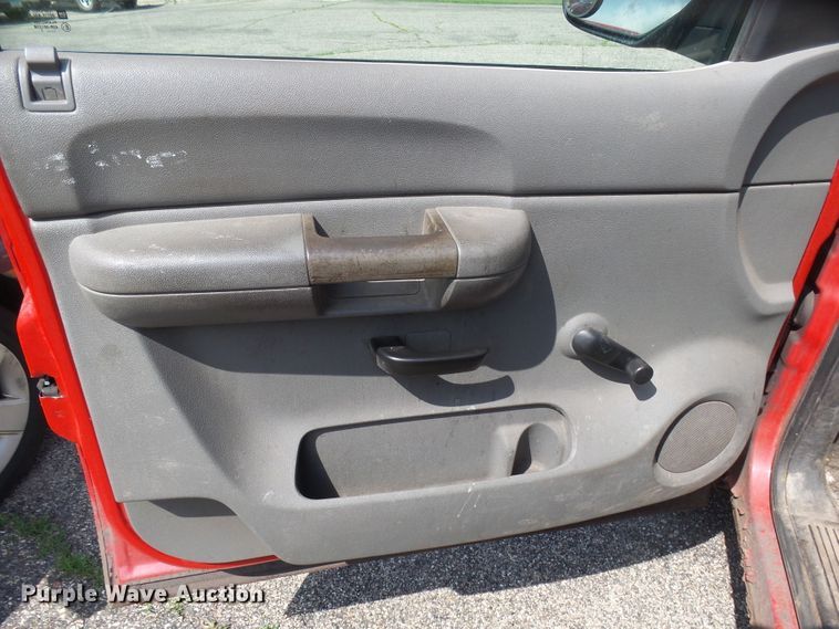 image for item DX9193 2007 GMC Sierra 1500 pickup truck