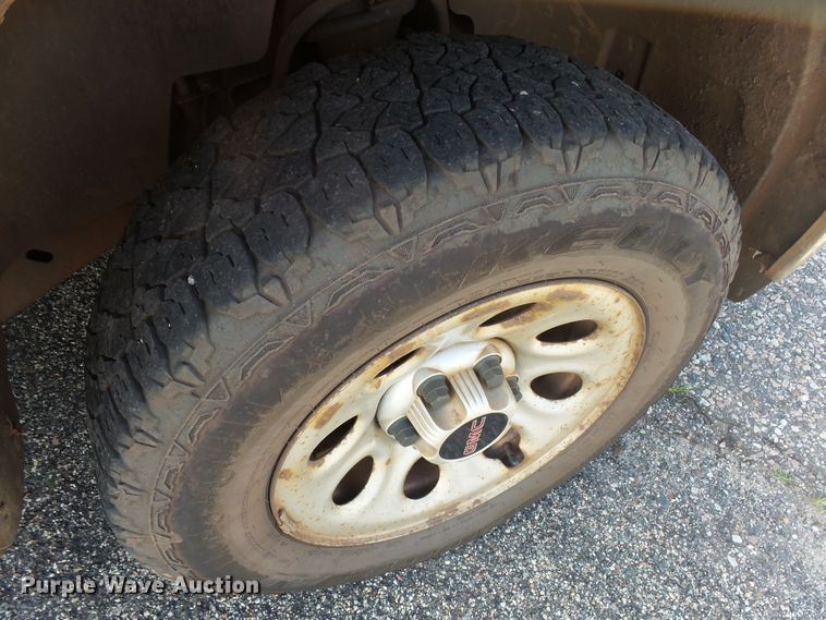 image for item DX9193 2007 GMC Sierra 1500 pickup truck