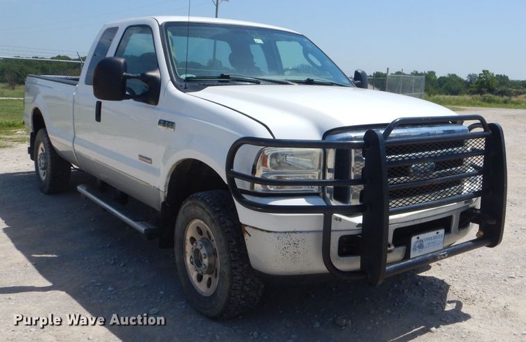 image for item ED9385 2005 Ford F250 Super Duty XLT SuperCab pickup truck