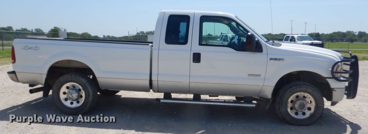 image for item ED9385 2005 Ford F250 Super Duty XLT SuperCab pickup truck
