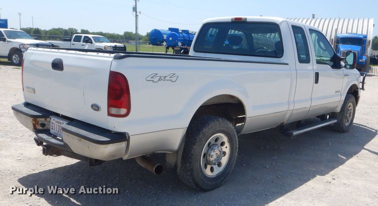 image for item ED9385 2005 Ford F250 Super Duty XLT SuperCab pickup truck