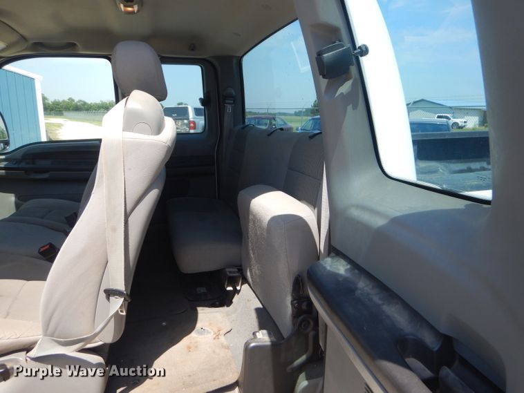 image for item ED9385 2005 Ford F250 Super Duty XLT SuperCab pickup truck