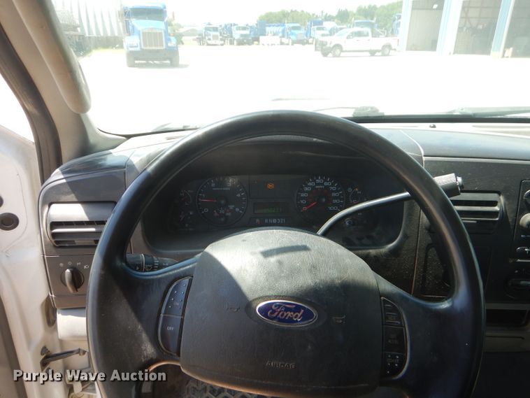 image for item ED9385 2005 Ford F250 Super Duty XLT SuperCab pickup truck