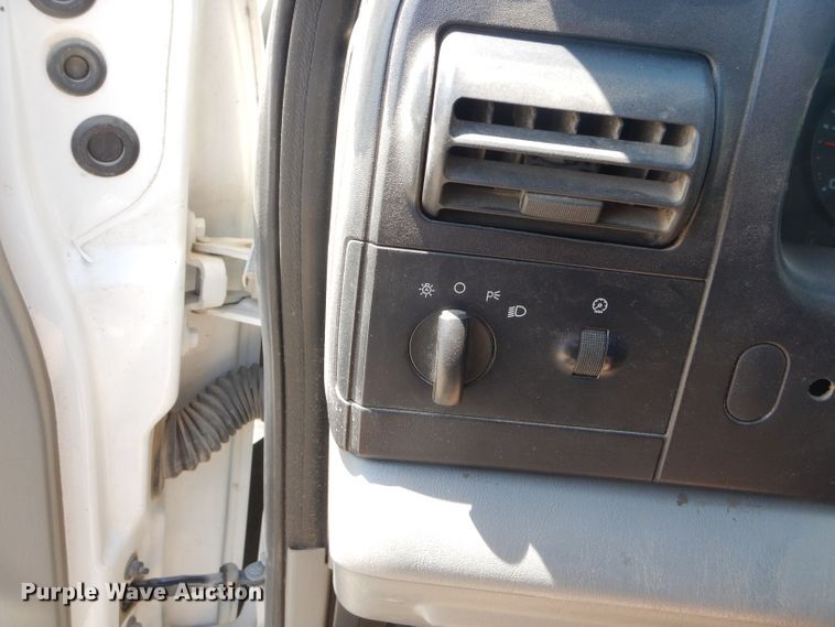 image for item ED9385 2005 Ford F250 Super Duty XLT SuperCab pickup truck