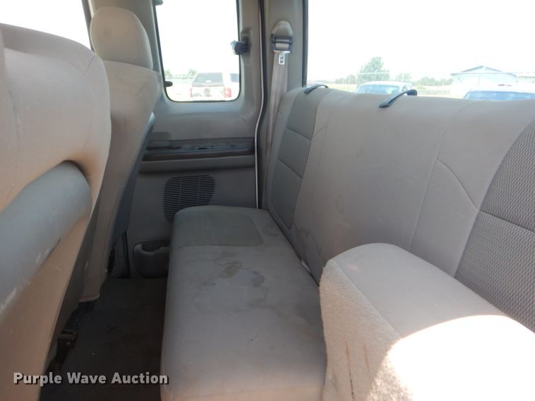 image for item ED9385 2005 Ford F250 Super Duty XLT SuperCab pickup truck