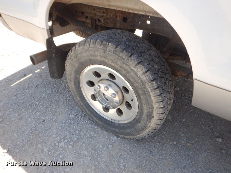 image for item ED9385 2005 Ford F250 Super Duty XLT SuperCab pickup truck