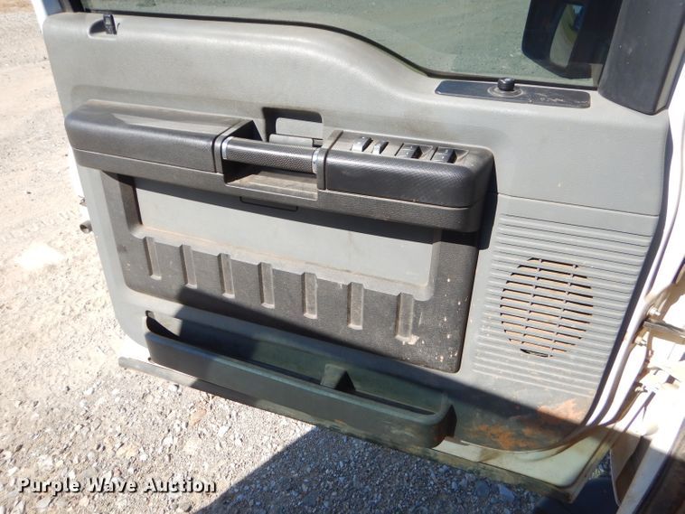 image for item ED9421 2011 Ford F250 Super Duty Crew Cab pickup truck