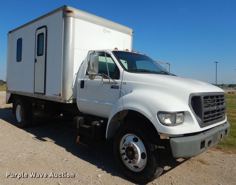 image for item ED9422 2001 Ford F650 Super Duty box truck