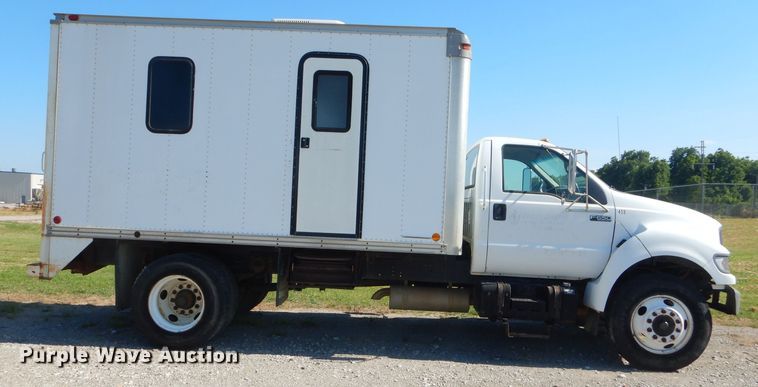 image for item ED9422 2001 Ford F650 Super Duty box truck