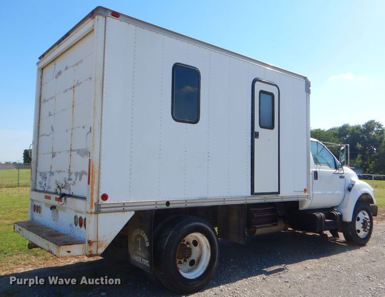 image for item ED9422 2001 Ford F650 Super Duty box truck