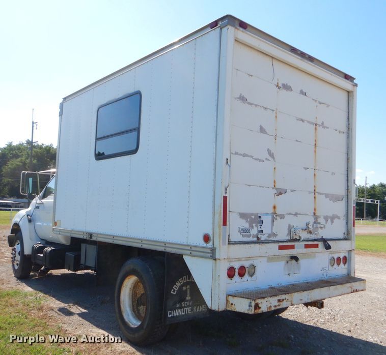 image for item ED9422 2001 Ford F650 Super Duty box truck