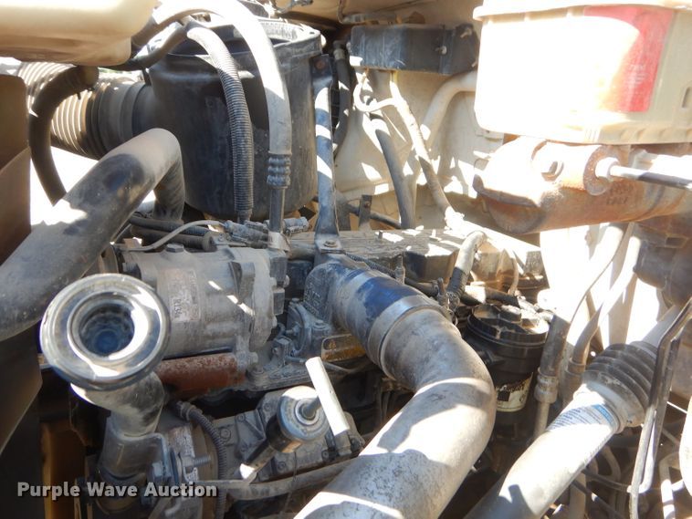 image for item ED9422 2001 Ford F650 Super Duty box truck