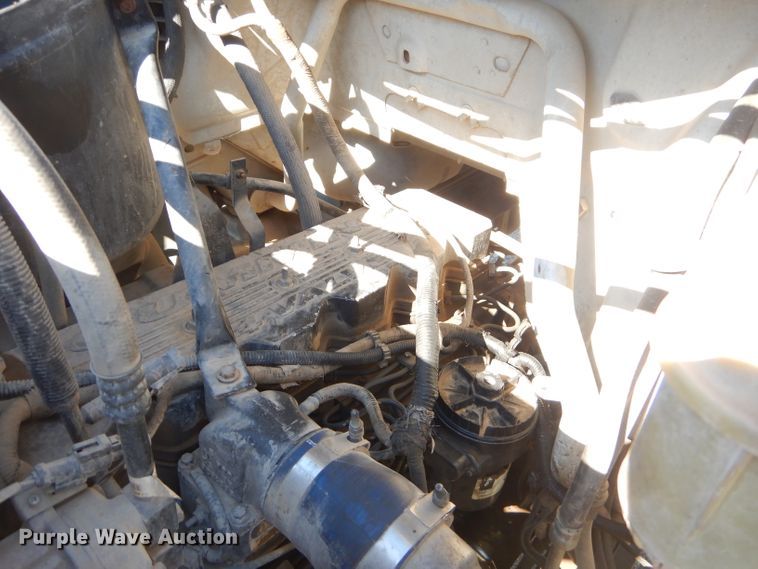 image for item ED9422 2001 Ford F650 Super Duty box truck