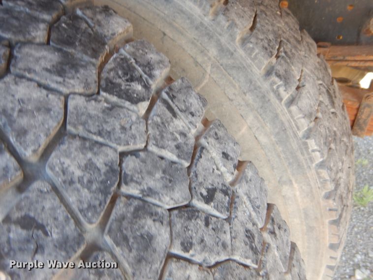 image for item ED9422 2001 Ford F650 Super Duty box truck