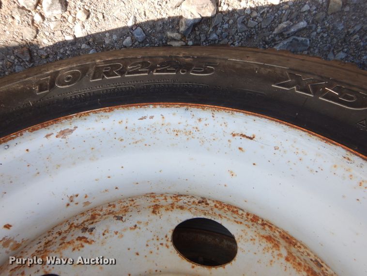 image for item ED9422 2001 Ford F650 Super Duty box truck