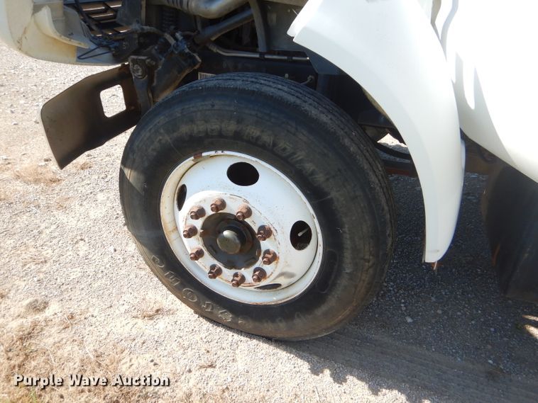 image for item ED9422 2001 Ford F650 Super Duty box truck