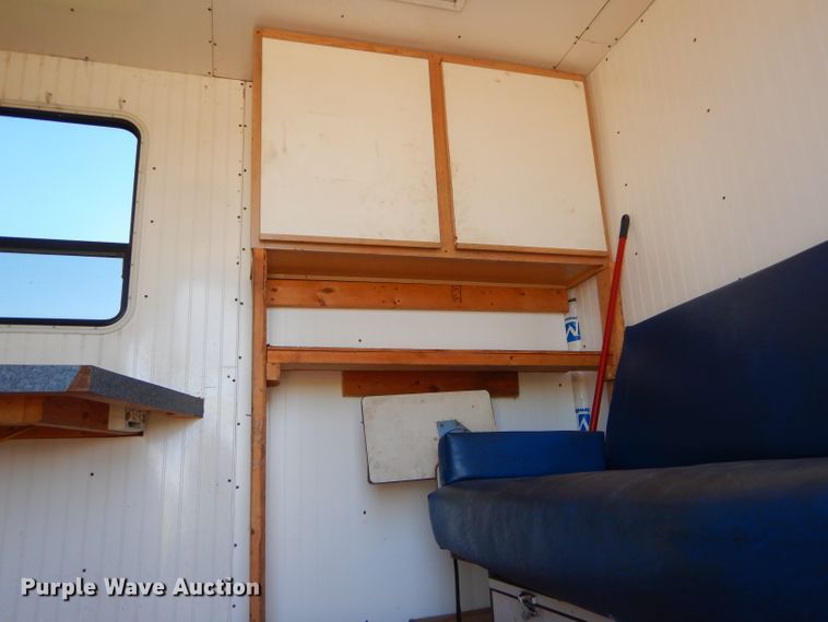 image for item ED9422 2001 Ford F650 Super Duty box truck