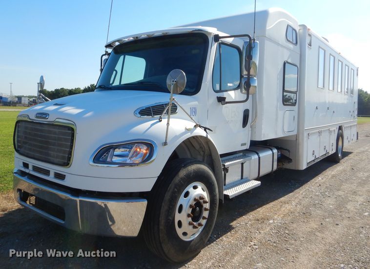 image for item ED9423 2008 Freightliner Business Class M2 command center truck
