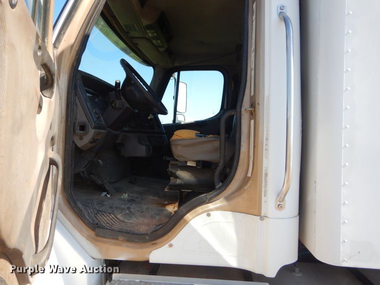 image for item ED9423 2008 Freightliner Business Class M2 command center truck