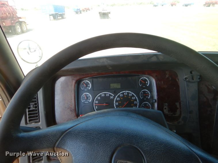 image for item ED9423 2008 Freightliner Business Class M2 command center truck