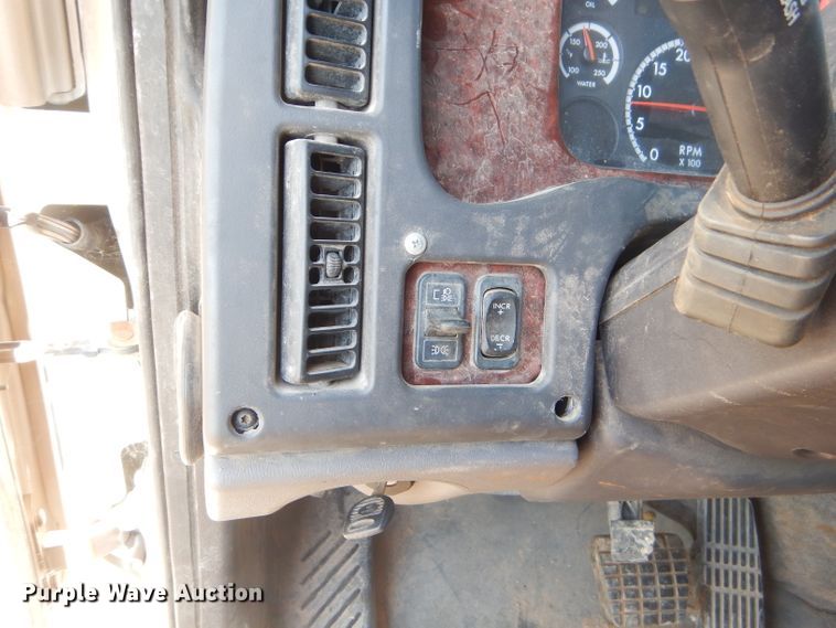 image for item ED9423 2008 Freightliner Business Class M2 command center truck