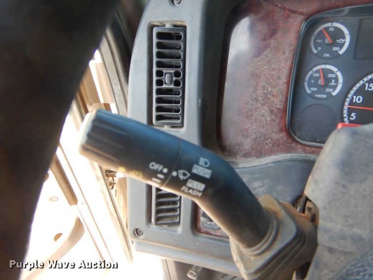 image for item ED9423 2008 Freightliner Business Class M2 command center truck