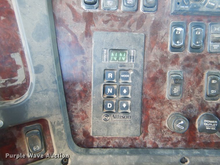 image for item ED9423 2008 Freightliner Business Class M2 command center truck