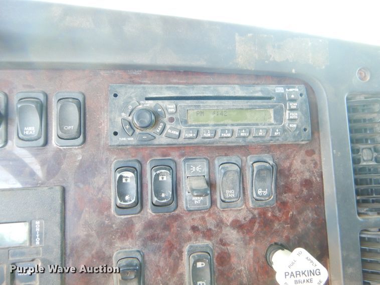 image for item ED9423 2008 Freightliner Business Class M2 command center truck