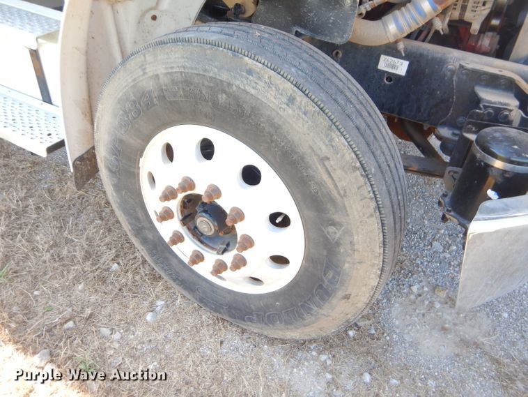 image for item ED9423 2008 Freightliner Business Class M2 command center truck