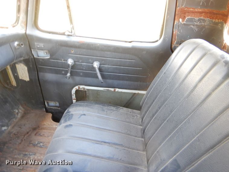 image for item ED9433 1961 Ford F100 pickup truck