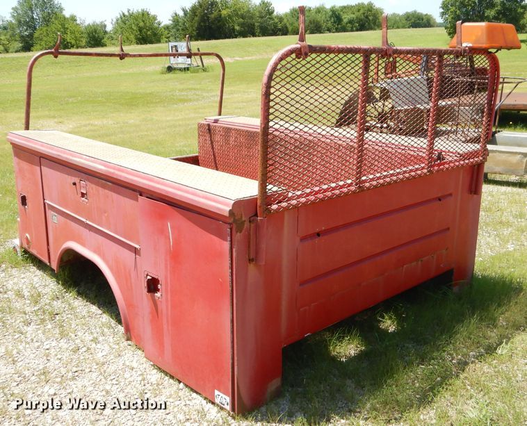 Reading utility bed in Coffeyville, KS Item ED9440 sold Purple Wave