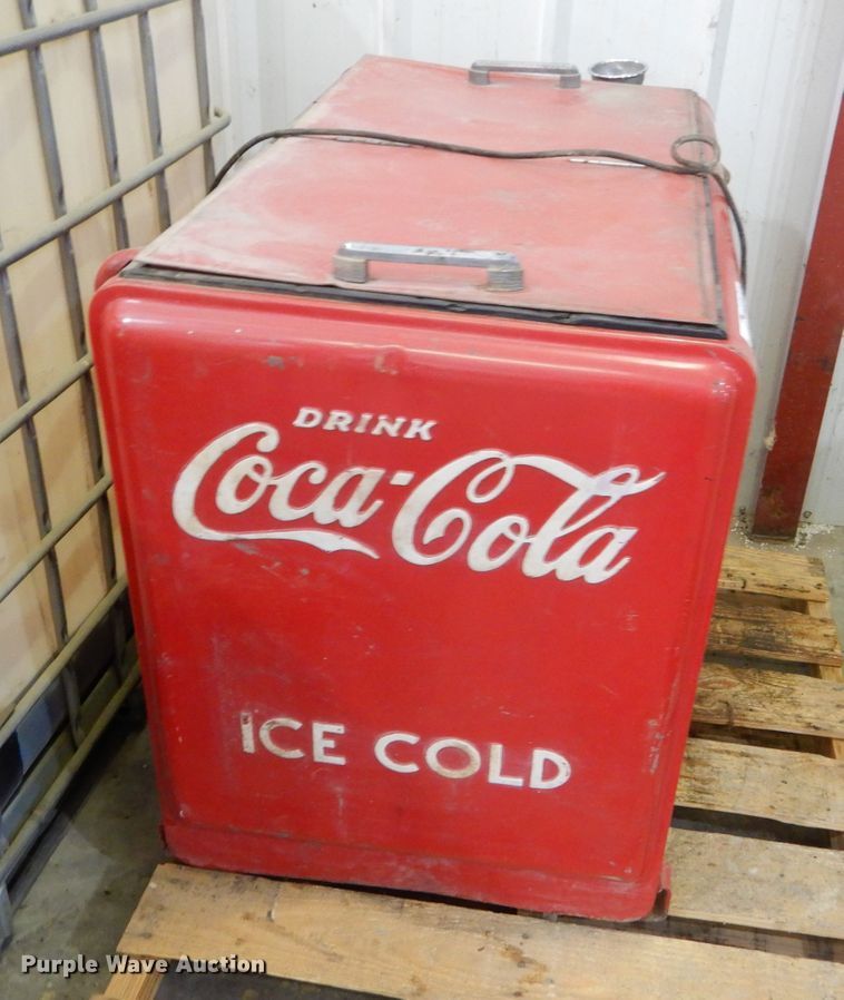 image for item ED9454 Coca-Cola cooler