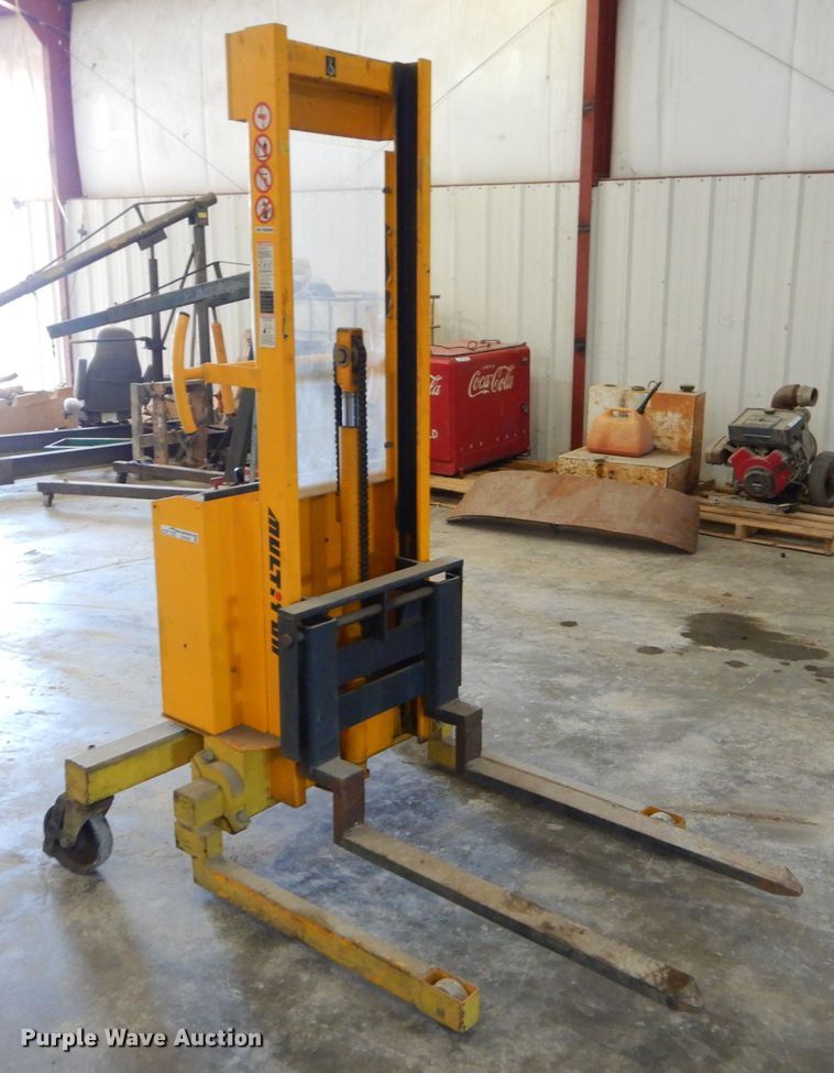 image for item ED9455 2003 Multiton SM20 lift