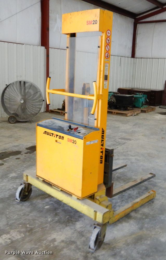image for item ED9455 2003 Multiton SM20 lift