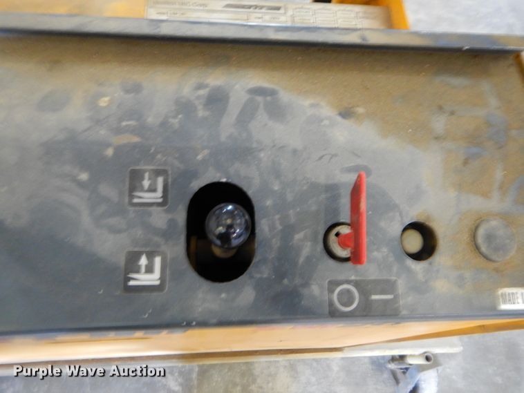 image for item ED9455 2003 Multiton SM20 lift