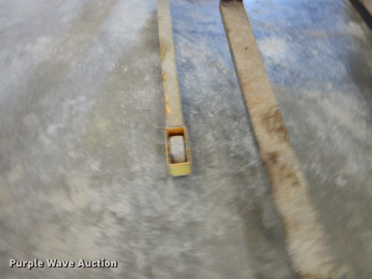 image for item ED9455 2003 Multiton SM20 lift