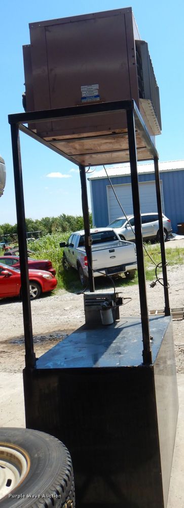 image for item ED9457 2004 Reznor RA235 oil heater