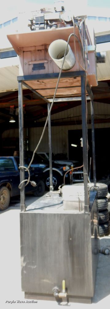 image for item ED9457 2004 Reznor RA235 oil heater