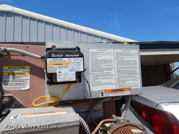 image for item ED9457 2004 Reznor RA235 oil heater