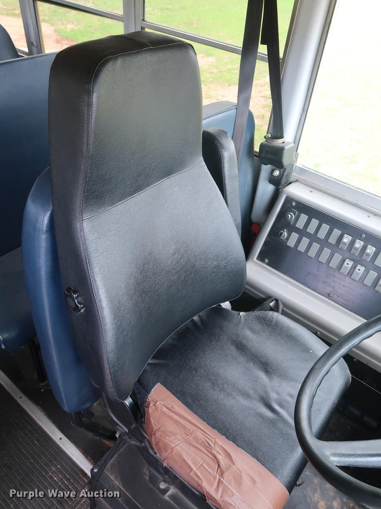 image for item FE9646 2006 Freightliner FS65 Thomas school bus